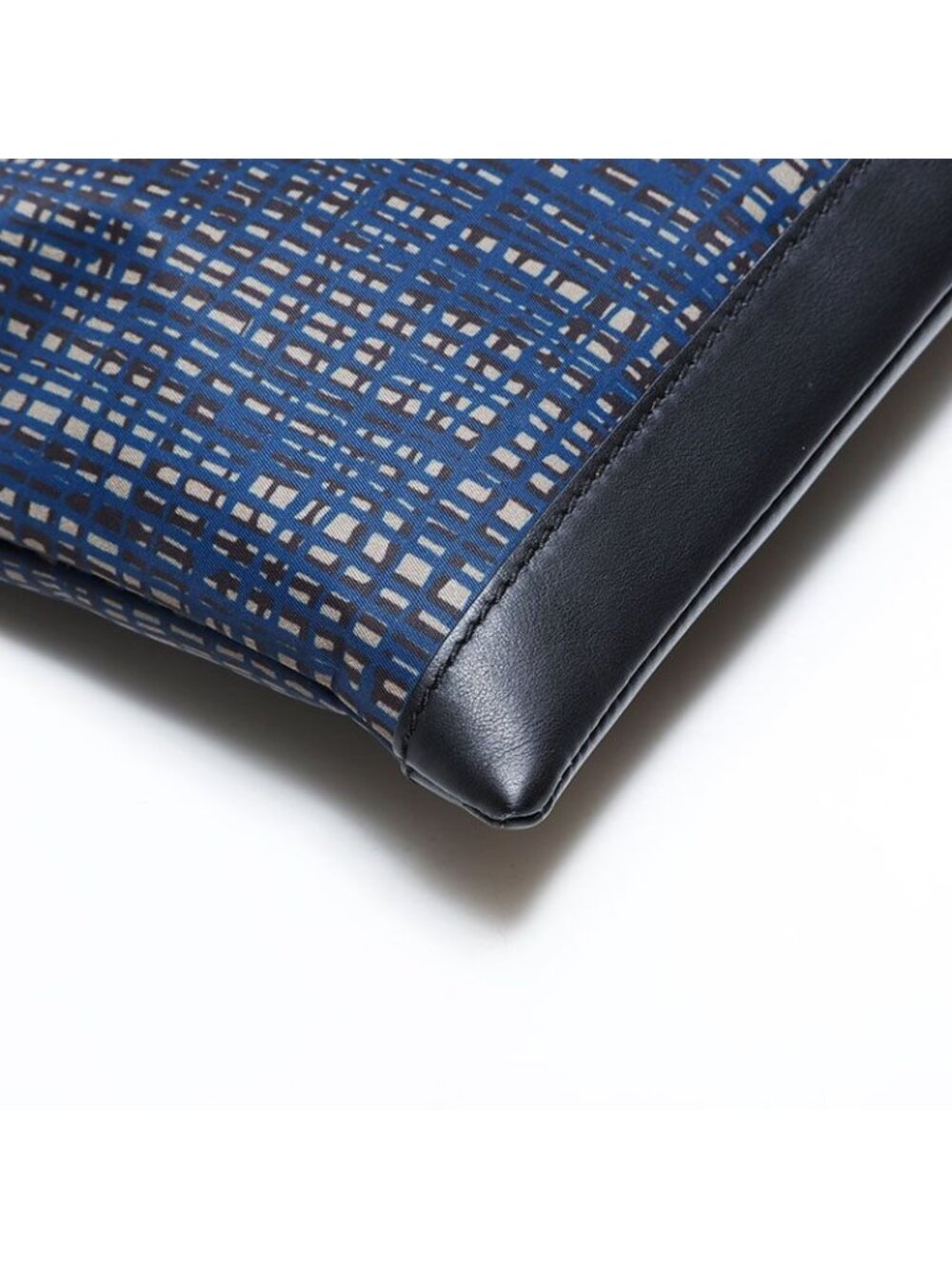 Balenciaga Clutch Clip Nylon Check - Picture 5 of 10